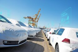 بحران قیمت خودرو و اعتراف عجیب وزارت صمت: سیاست‌گذار یا تماشاچی گرانی؟